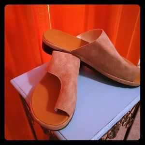 Tan sandals (New!)